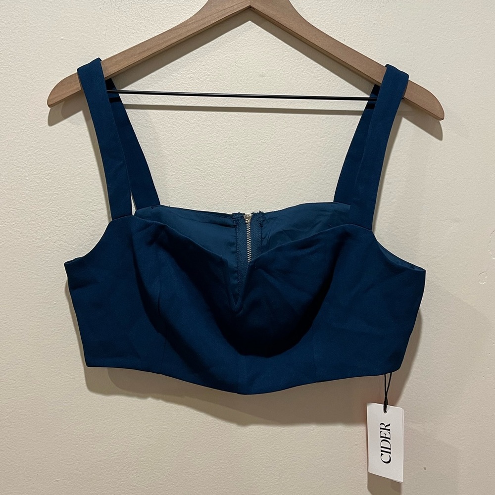 NWT Cider Midnight Blue Dressy Sleeveless Crop Top Shirt - Women’s Size Medium